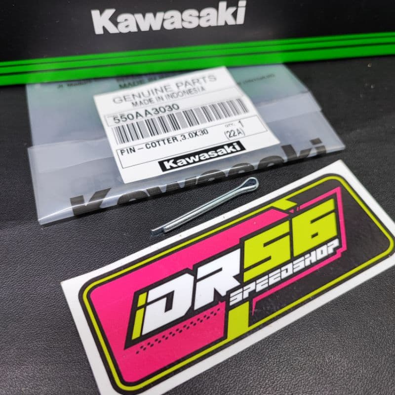 NINJA R SS RR ORIGINAL KAWASAKI WHEEL AXLE NUT CLIP 550AA30