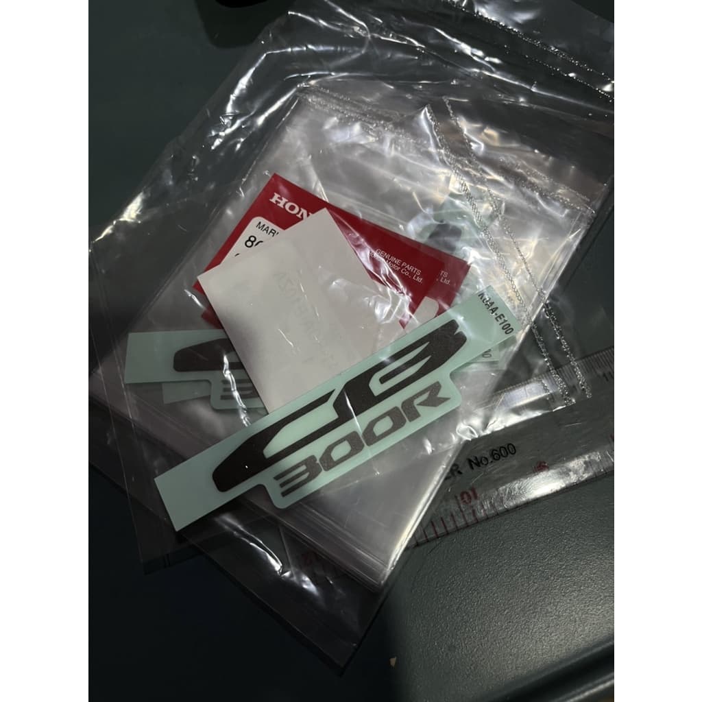ฮอนด้าแท้*** ราคาต่อชิ้น**ฮอนด้า สติกเกอร์ CB300R cb300 HONDA ปีกหม้อน้ำ ตรา CB300R CB300 ฝาข้าง  ตัวใหม่ CB 300  300R