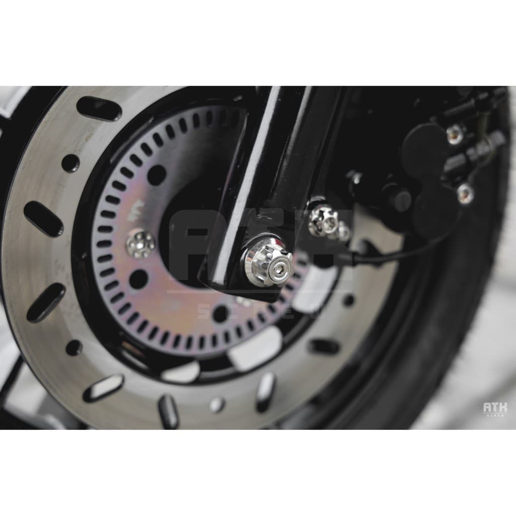 น็อตหัวเฟือง-แกนล้อหน้า-Lambretta V125/V200-สีเลส-หัวเฟือง/งานกลึงมือ-(จัดส่งวันถัดไป)