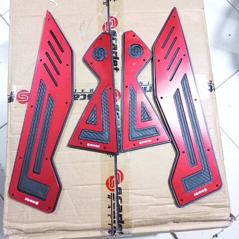 ขอบ MERAH Red Nmax พรมพักเท้ามอเตอร์ไซค์ Nmax รุ่นเก่า สีแดง อลูมิเนียม cnc ฐานเหล็ก และยางนุ่ม สําหรับรถมอเตอร์ไซค์ Nmax หรือ Nmax เก่า