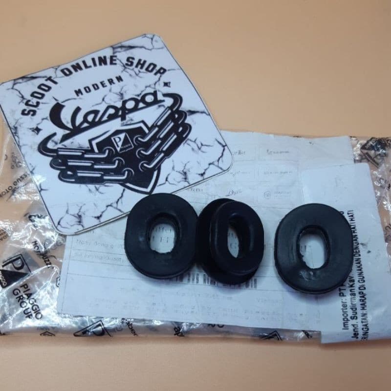 Vespa LX S LXV Side Rubber Lock / ยางข้าง Vespa / Vespa LX S LXV Body Rubber