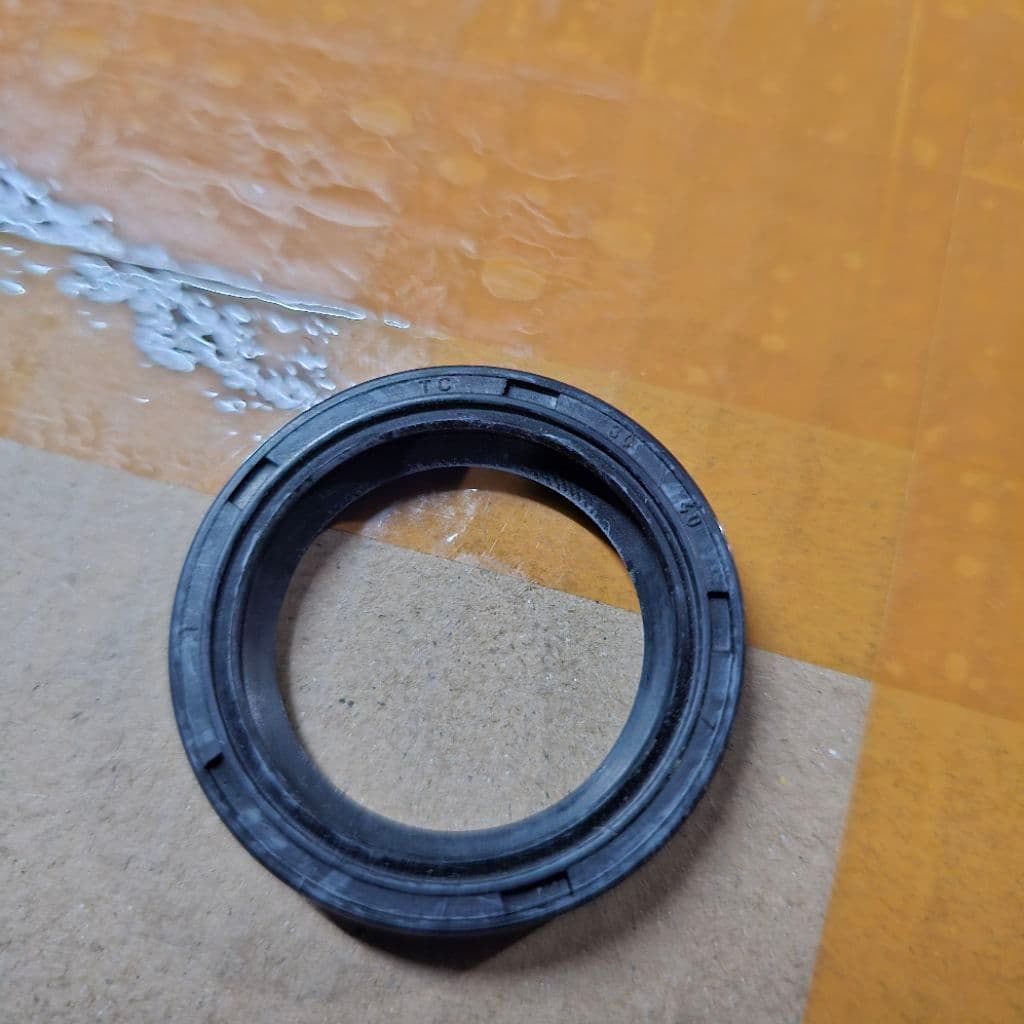 ซีลล้อหลัง Vespa Super Sprint Old Sprint S Super 66 30-40-7