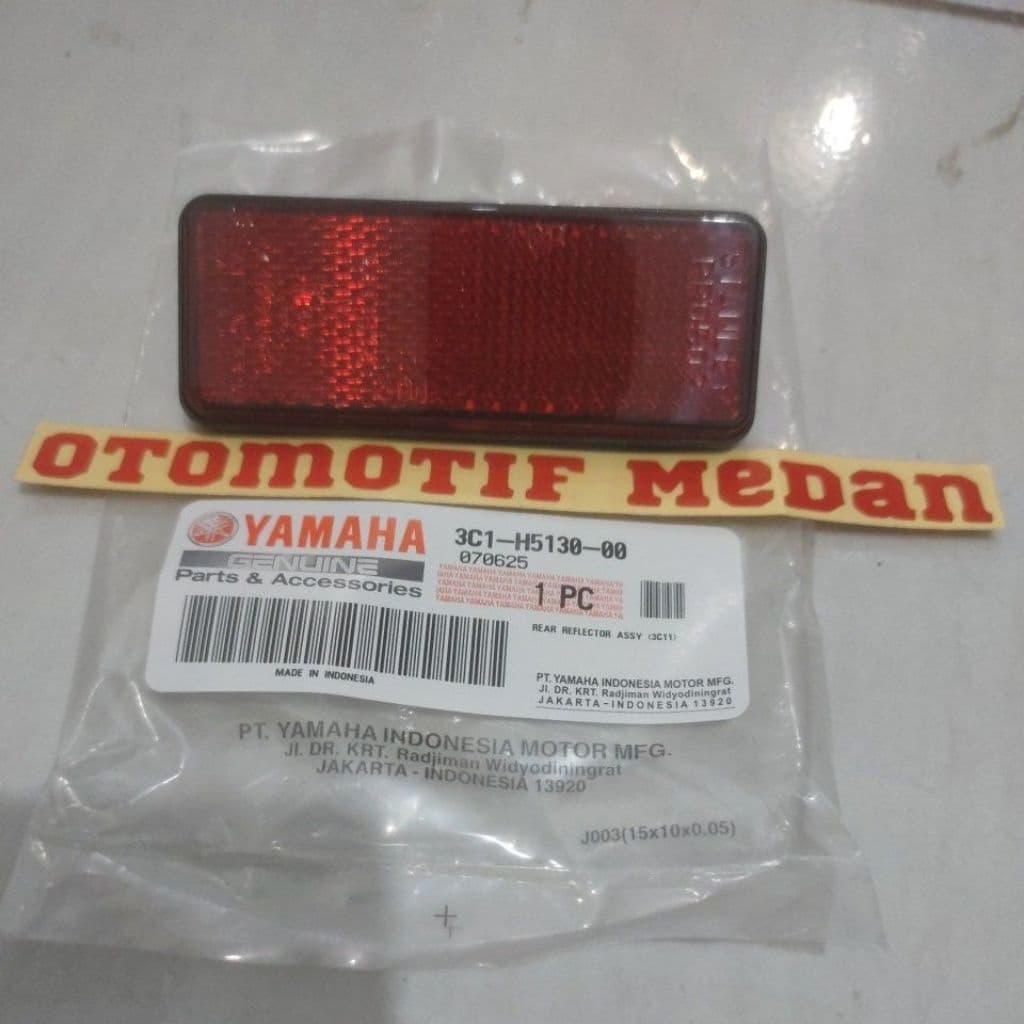 MATA Cat Eye Reflector บังโคลนหลังปีกหลัง Yamaha Vixion เก่า NVL Byson R15 V2 R25 MT25 Aerox Xmax 3C1-H5130-00 ของแท้ Yamaha