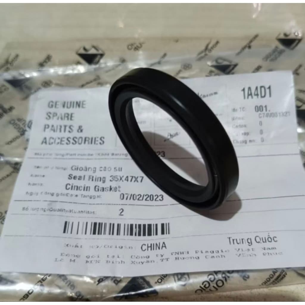 ซีลล้อหลัง Vespa LX, Vespa S, Sprint, Primavera, Liberty Original ของแท้ B015623