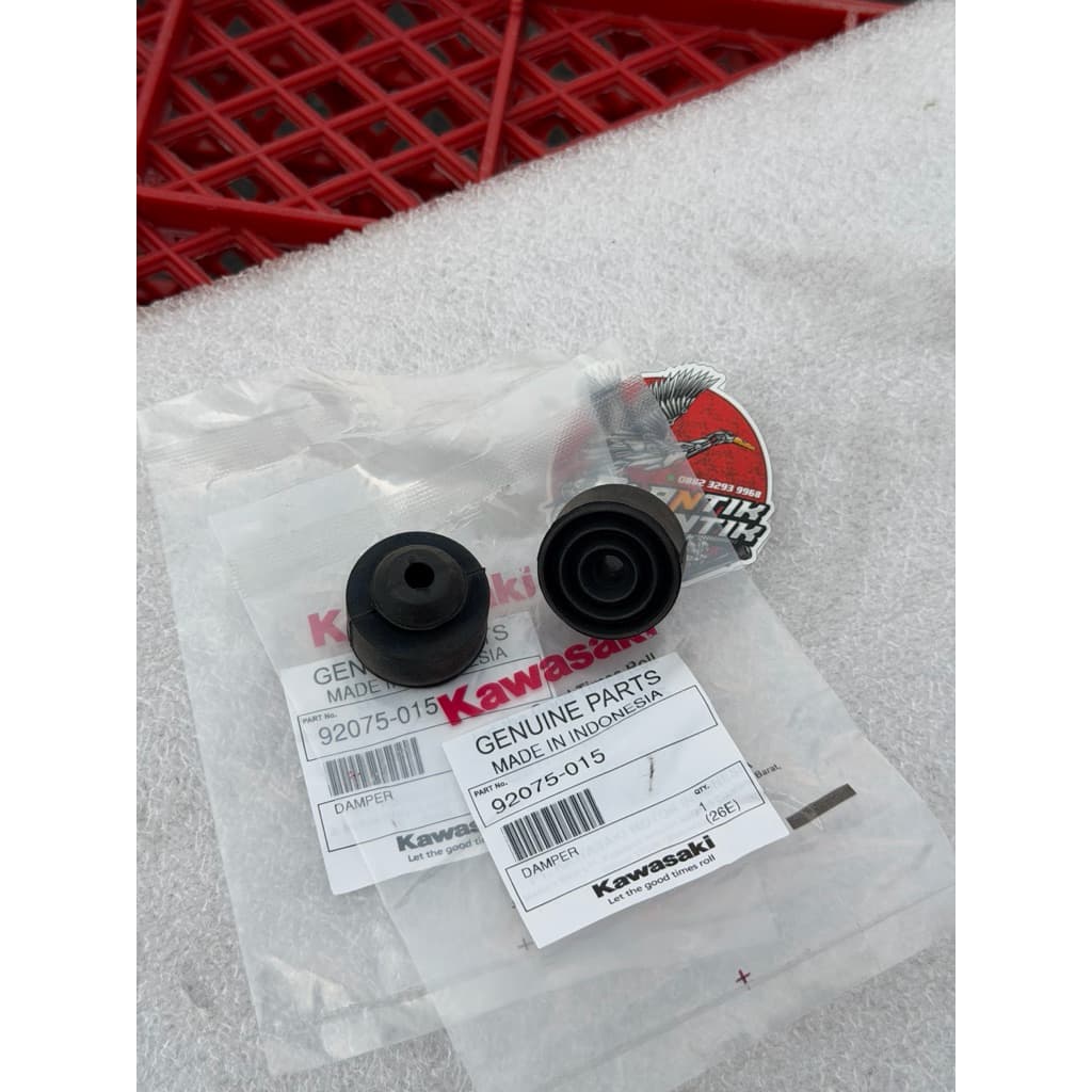 Original Ninja R SS ด้านหลังถังด้านในแบริ่ง dumper ยาง 92975-015 REAR TANK RUBBER NINJA 150 R SS ORIGINAL KAWASAKI 92975-015