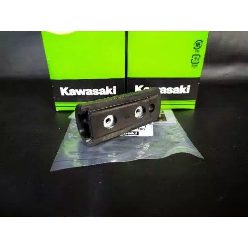 ยางพักเท้าหน้า Ninja 150 R Rr Ss Ninja 250 Rr Mono Original Kawasaki