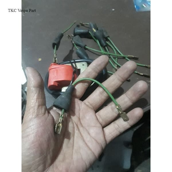 ปลั๊กสายยาง skun สําหรับคอยล์เป็นสายขั้ว vespa vbb super sprint bajaj ps px TKC