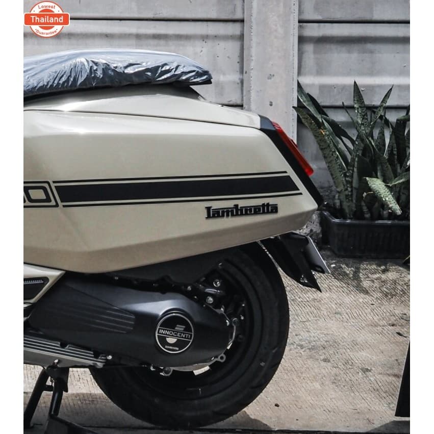 ใหม่!! สติกเกอร์​ PVC สติกเกอร์สะท้อนแสง 1คู่ สำหรัติดทั Logo ฝาข้าง Lambretta X300 X200 G350 X250 หล่อ​ เด่น​ สีสวย​ : 