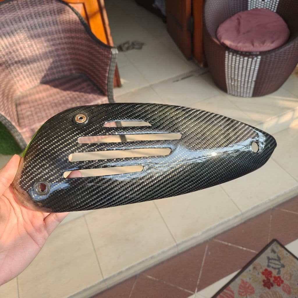 Vespa S 3V Carbon Kevlar Exhaust Cover มือสอง Piaggio LX LXV S GTS 3V