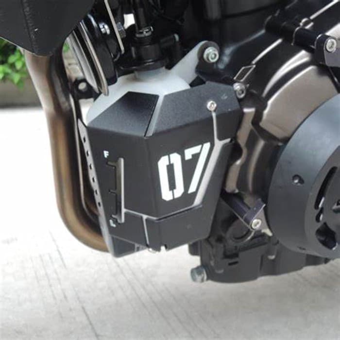 MT07 FZ07 Coolant Recovery Tank Shielding Cover Radiator Guard For Yamaha MT-07 MT 07 FZ-07 2014 20