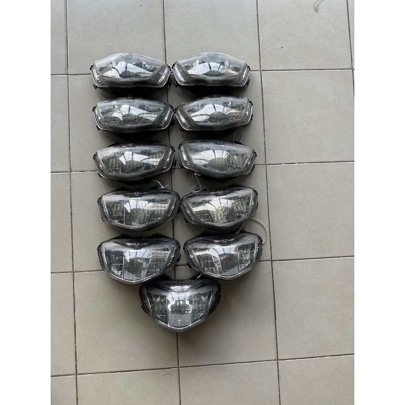 ขายไฟหน้า Honda Wave 110i LED ปี 2019-2024 สภาพสวย ของเเท้จากศูนย์ Honda (มือสอง)