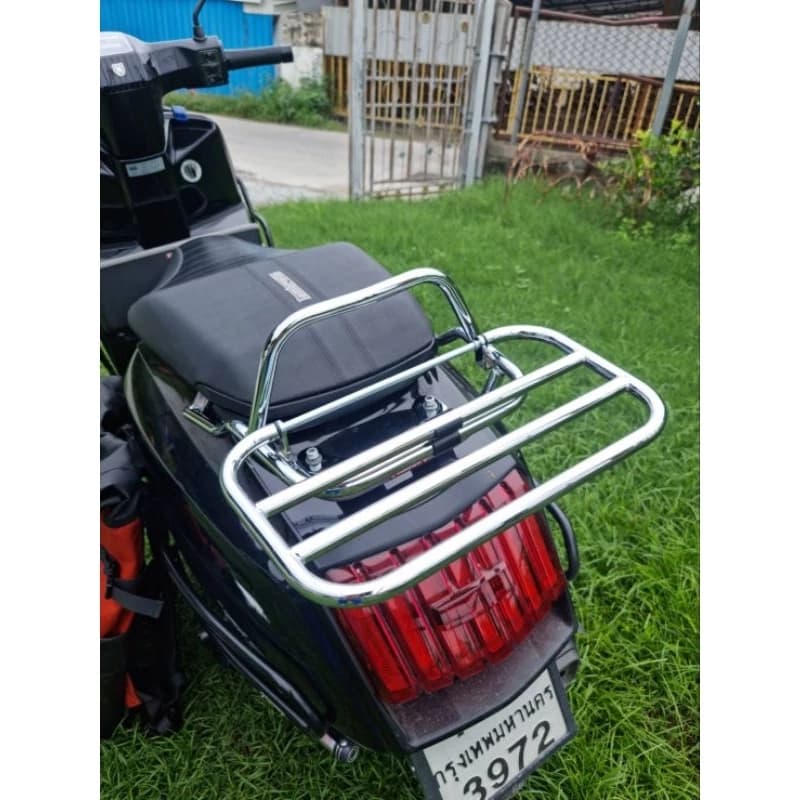 ตะแกรงหลังแนวตั้ง Buddy Seat สำหรับ Lambretta​ X200​ และ X300​ (แบบไม่มีสปริง)