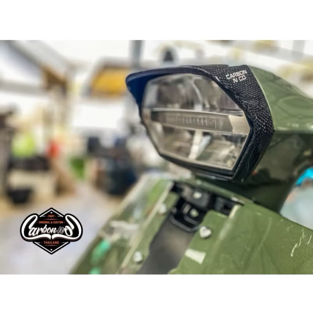 กรอบไฟหน้าเพียวคาร์บอนพร้อมแก๊บ Lambretta x200 x300