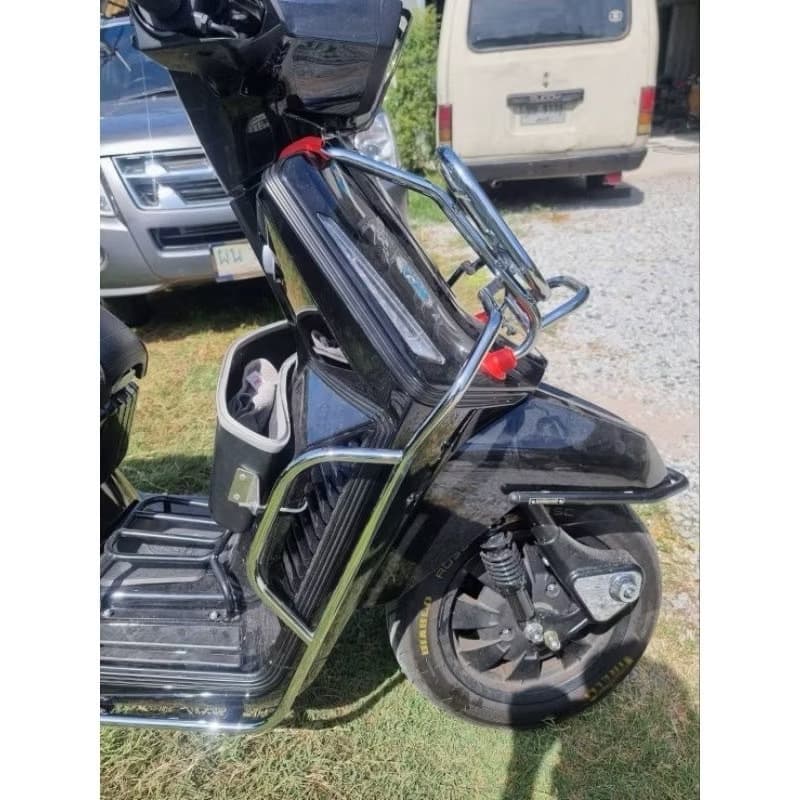 กันล้มข้างส่วนหน้า​ {Buddy Seat} สำหรับ Lambretta X200 และ X300 (เฉพาะกันล้มข้างส่วนหน้า) !!อ่านรายละเอียกก่อนสั่งซื้อ