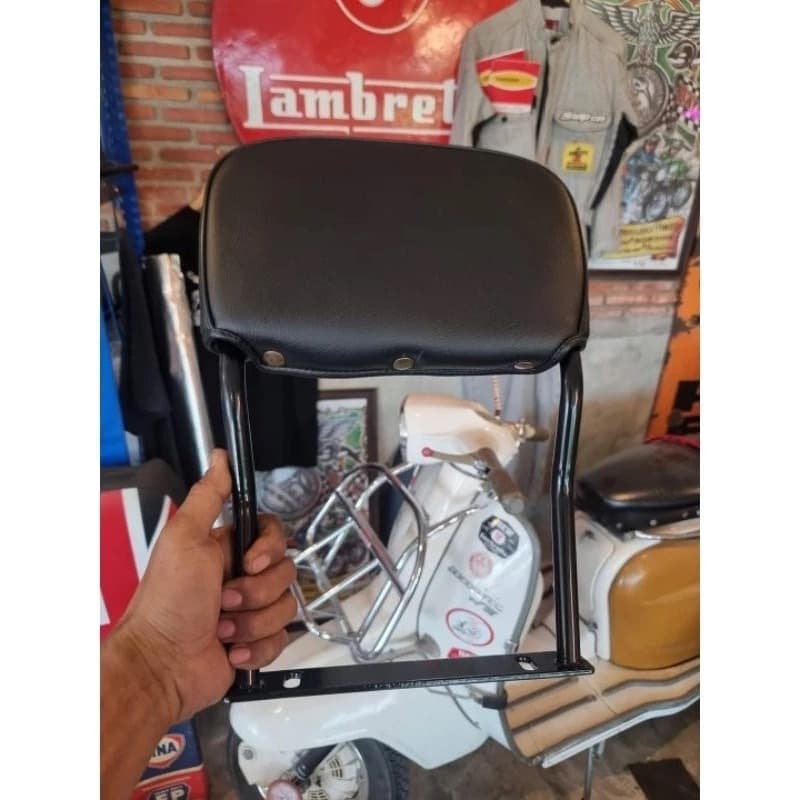 พนักพิง {Buddy Seat} สำหรับ Lambretta X200​ และ X300​ (กรุณาอ่านรายละเอียดก่อนสั่งซื้อ)