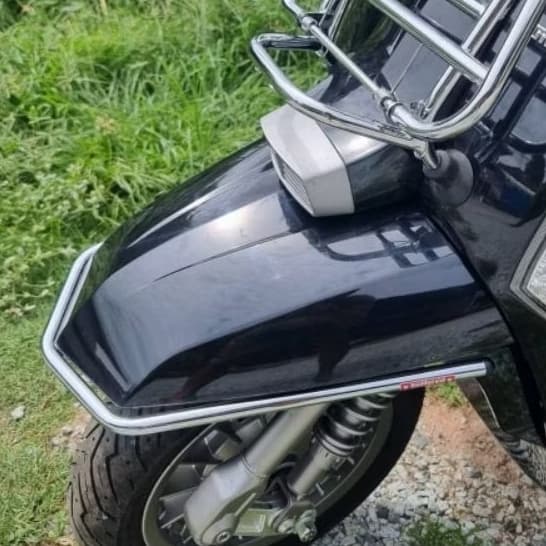 กันชนบังโคลนหน้า Buddy Seat สำหรับ Lambretta G350