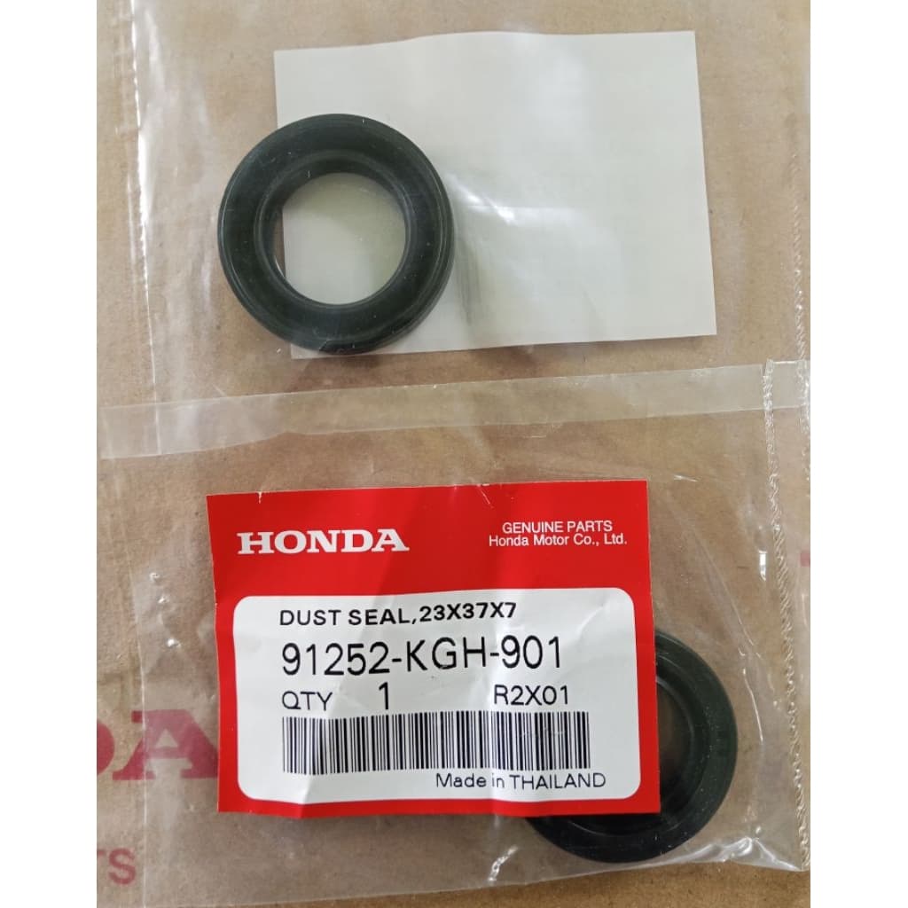 ซีลกันฝุ่นดุมล้อหน้า ( 23×37×7 ) CBR150R Sonic125 MSX125 แท้ศูนย์HONDA 91252-KGH-901


