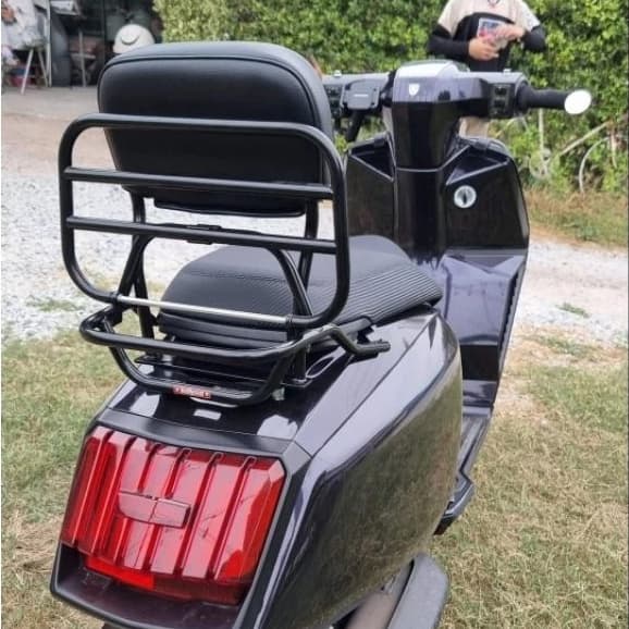 ตะแกรงหลังพับ​แนวตั้ง+พนักพิง​ {Buddy Seat} สำหรับ Lambretta ​X200​ และ X300 (แบบไม่มีสปริง)